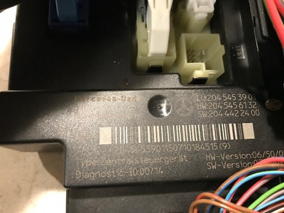 08-11 Mercedes W204 C300 C250 C350 C63 Rear Fuse Relay Box Module 204 545 3901
