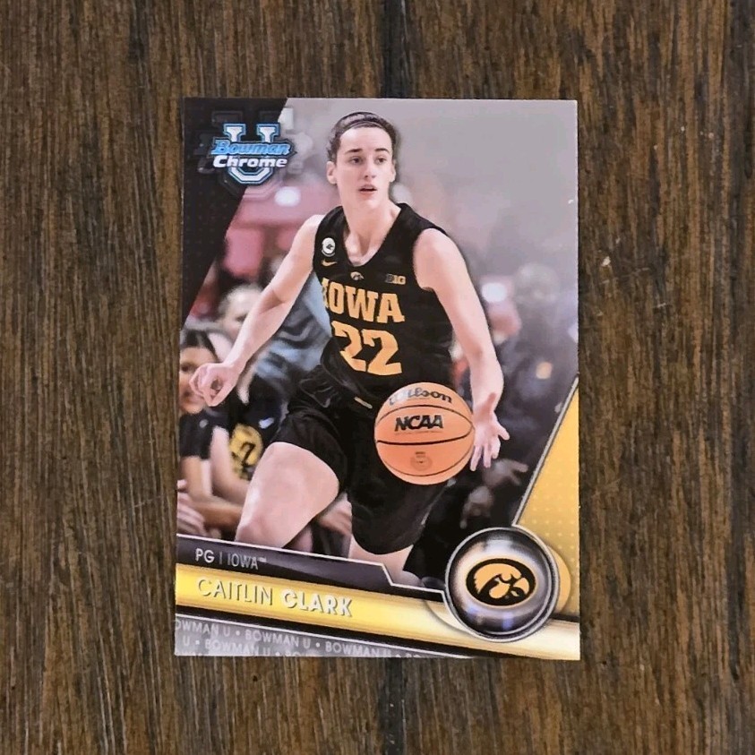 Caitlin Clark – 2023-24 Topps Bowman University Chrome #34 Iowa Hawkeyes