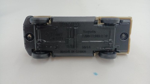 Takara Tomy Tomica Land Cruiser 70 Minicar - Picture 4 of 12