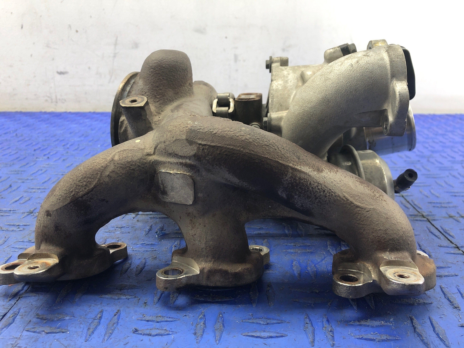 2014-2021 MASERATI QUATTROPORTE 3.0L LEFT SIDE ENGINE TURBOCHARGER TURBO 299712