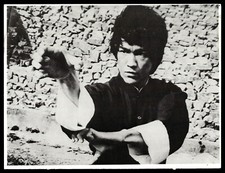 Ultimate Guide to Bruce Lee Collectibles and Memorabilia 48