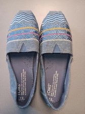 TOMS shoes slip on Girls size 2 canvas cotton blue