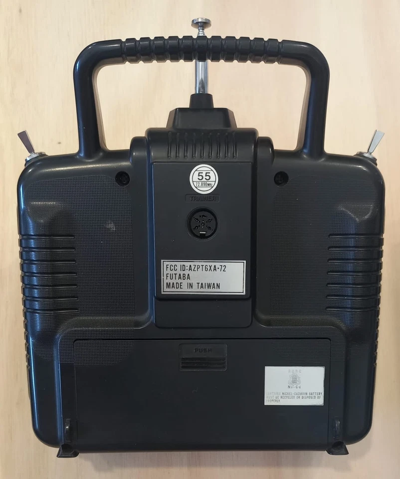 Futaba 6XA-FM Transmitter + R127DF Receiver + 2x S3003 Servos – Vintage RC Radio - Image 3 of 4