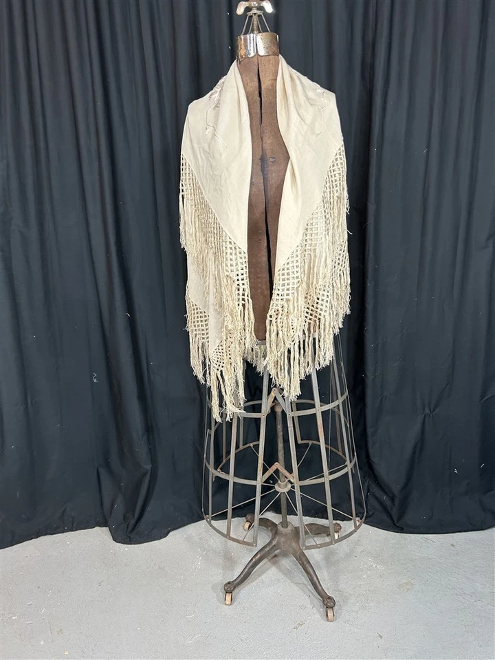 антикварная шелковая шаль цвета слоновой кости с вышивкой цвета слоновой кости 40x40 плюс 9 дюймов бахрома викторианская - Изображение 2 из 4