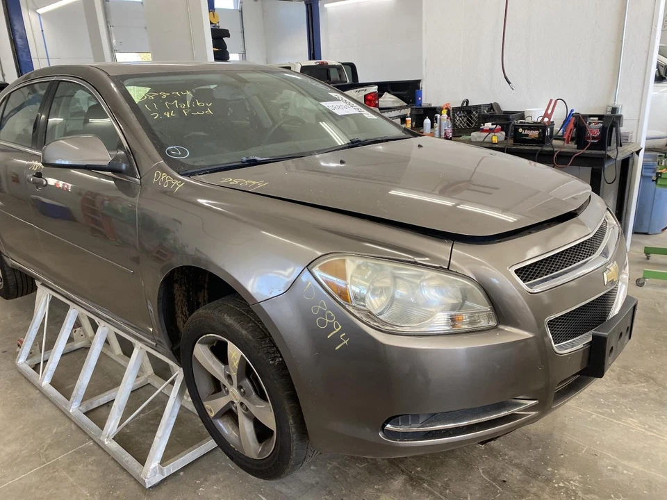 Used Front Right Seat Belt Front fits: 2011 Chevrolet Malibu bucket passenger re Foto 2 de 4