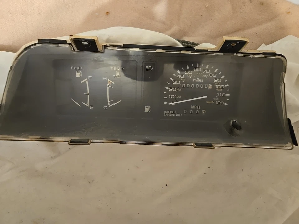 Dodge Colt Plymouth Scamp 1982 velocímetro calibre grupo 0 millas  Foto 2 de 4