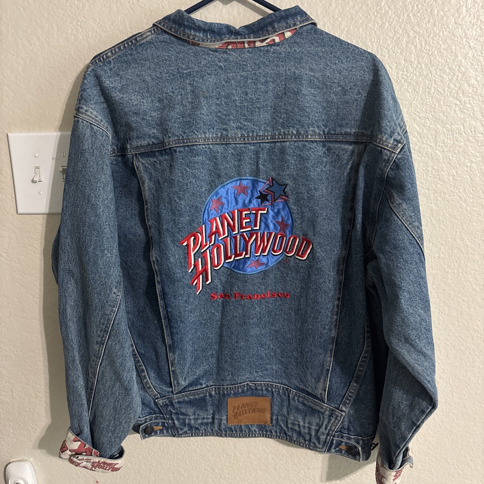 Vintage 1991 PLANET HOLLYWOOD Las Vegas Casino Denim Trucker Jean Jacket Small - second product detail image