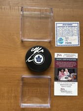 2017-18 Fanatics Under Wraps NHL Series 1 Autographed Hockey Puck 5