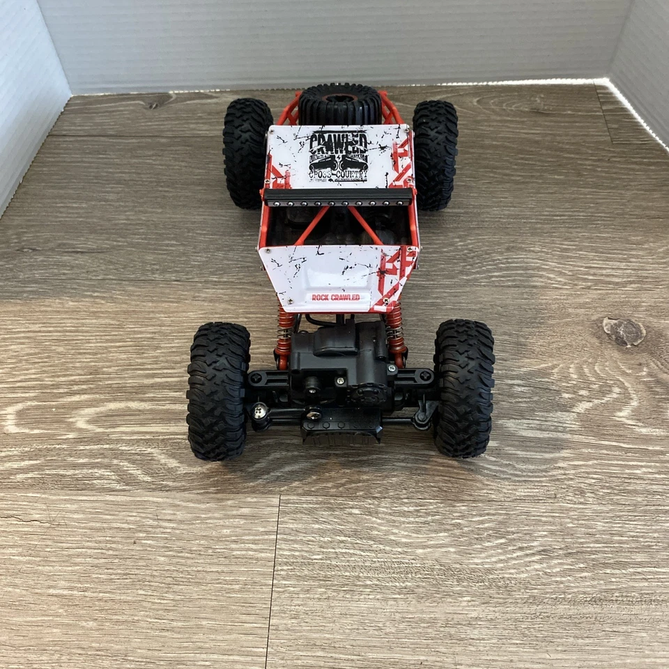 Vintage Cheerwing 1 18 Rock Crawler 2.4Ghz Remote Control Car 4WD Off Road - Image 4 of 4