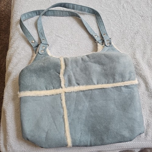 2005 New In Pgk Tote Bag/Purse With Faux Shearling Trim. Avon - Picture 2 of 7