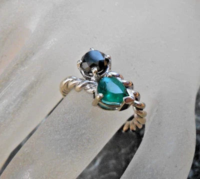 Bague torsadée or blanc 18K diamant noir et émeraude poincon aigle T 55 - Photo 1/4