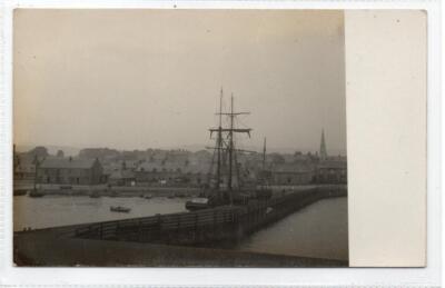 Picture postcard of Invergordon? harbour by Munro & Son, Dingwall (C81300)
