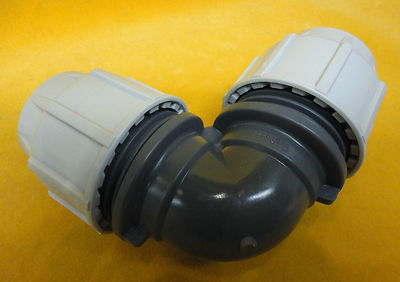 Plasson  PE- Serie 18 - Klemmverschraubung Fitting,   32 x 32 mm Winkel 90°
