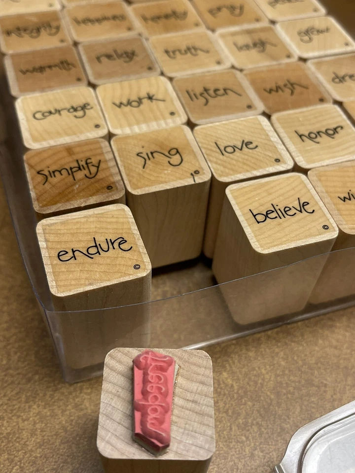 Close to My Heart / CTMH / Word / Juego de 30 súper sellos grandes ¡Excelente! Artesanía Foto 2 de 3