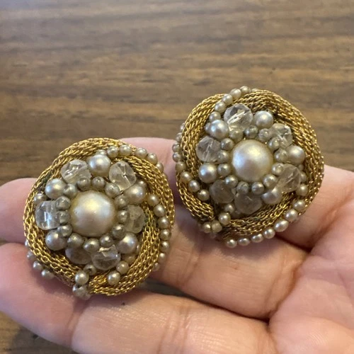 Miriam Haskell Style Clip Earring Vtg Baroque Faux Pearl Mesh Gold Cluster