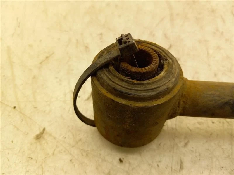 99-03 LEXUS RX300 4x4 lado del pasajero trasero brazo de localización de control inferior Foto 4 de 4