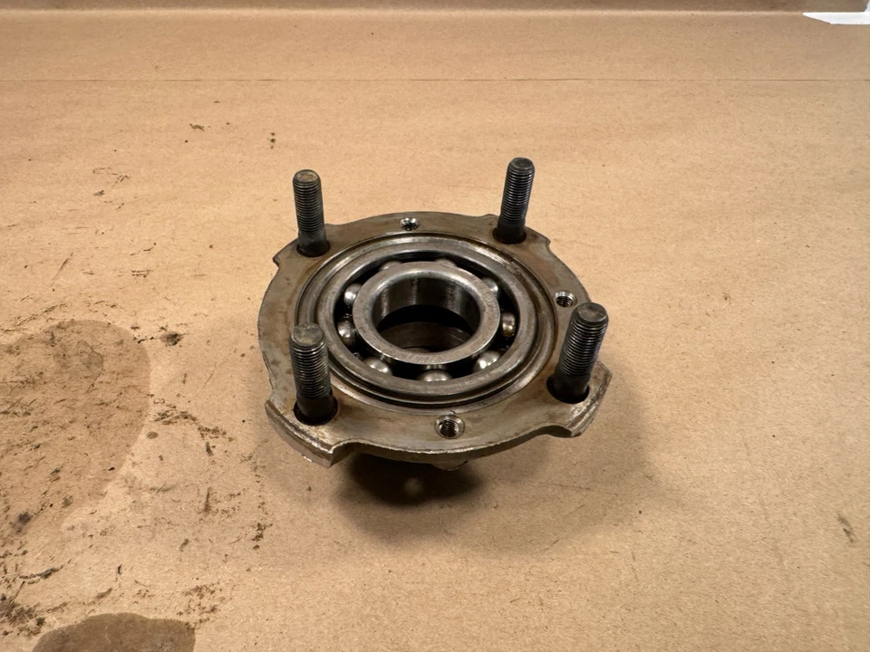 Ступица подшипника заднего дискового колеса MG Midget Austin Healey Sprite с длинными заклепками MOWOG от оригинального производителя - Изображение 2 из 4