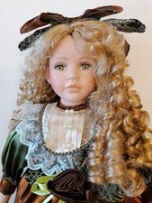 Porzellan Puppe Adelie Creation Sammlerpuppe Künstlerpuppe 63 cm mit dem Ständer