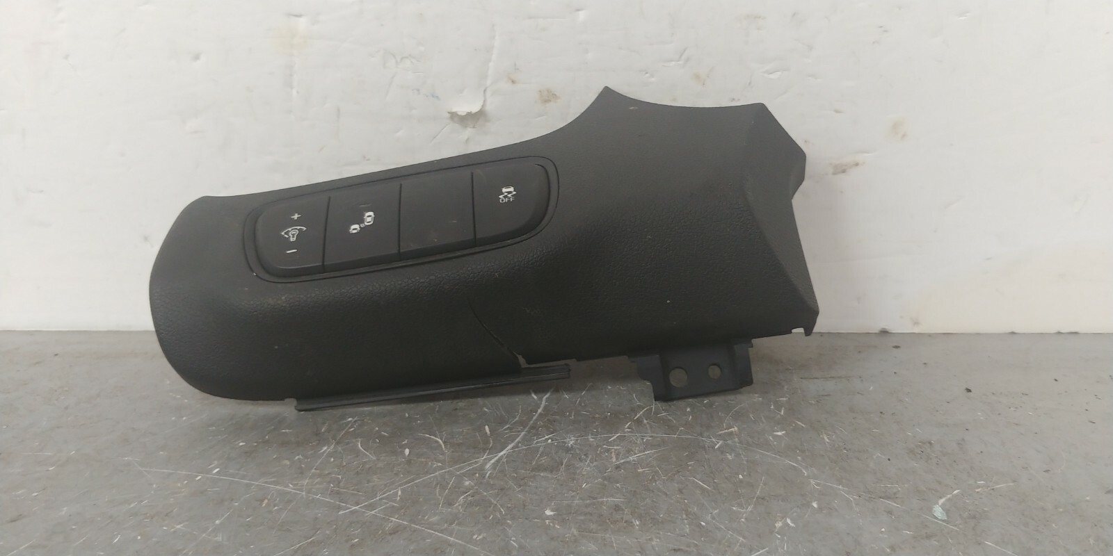 Kia Sorento Dash Switch 93700C5190WK Blind Spot Traction Control OEM