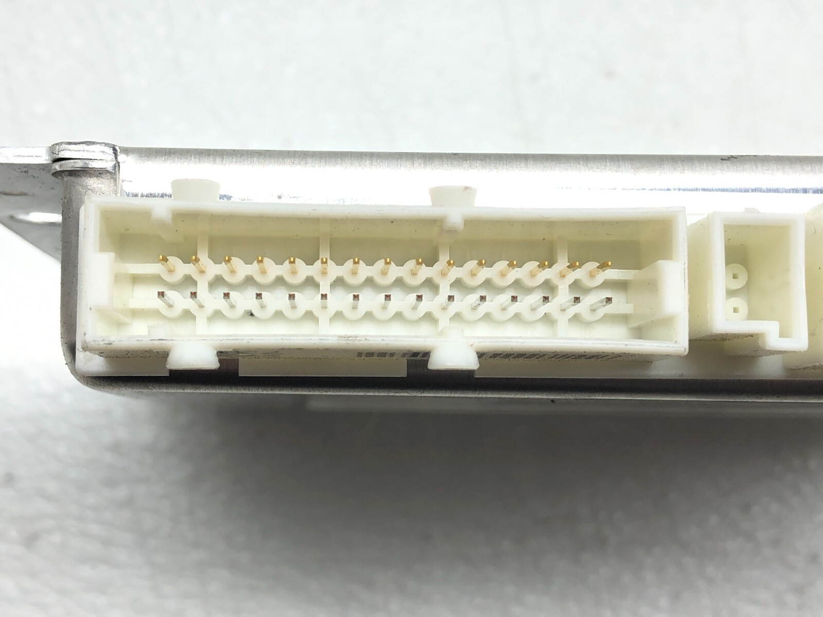 2017-2022 MASERATI LEVANTE S AIR SUSPENSION CONTROL MODULE OEM.