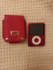 Apple iPod Nano 3ème génération lecteur M 8 Go, rouge + étui cuir FENDI, offre groupée