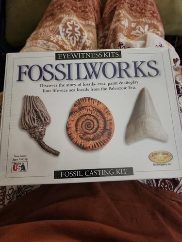 Eyewitness Kits Fossilworks - NEW -  Fossil Casting Kit For Ages 6+