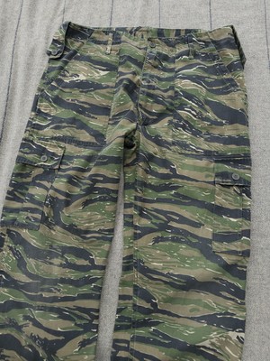 Vintage 2000s Tiger Stripe Camo Camouflage Army Hunting Vintage 2000s Tiger Stripe Camo Camouflage Army Hunting
