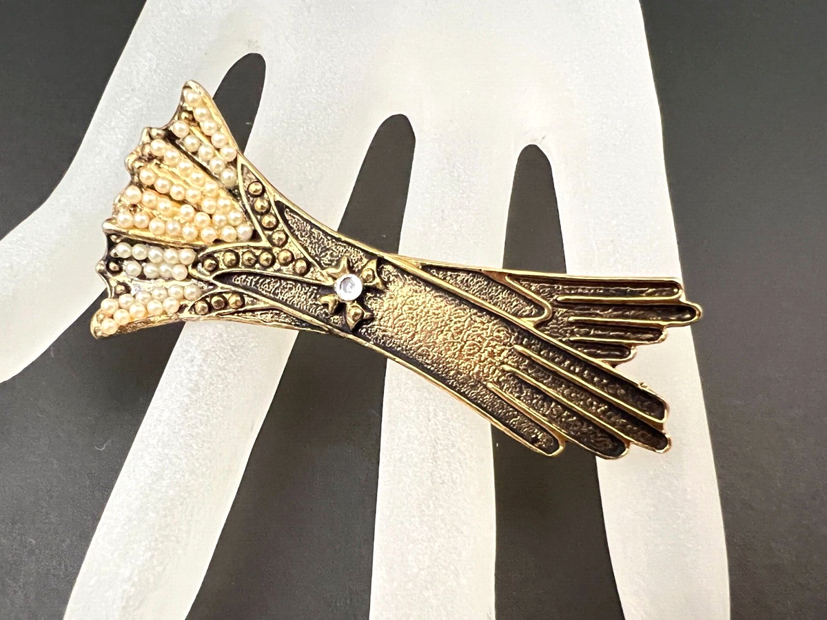 Vintage Hidden Heart Signed Gold Tone Faux Seed Pearls Lady Gloves