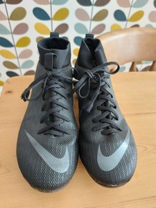 Chicos Chicas Nike Mercurial Calcetín Fútbol Botas Negro Tamaño 4 plástico  moldeado Stud | eBay