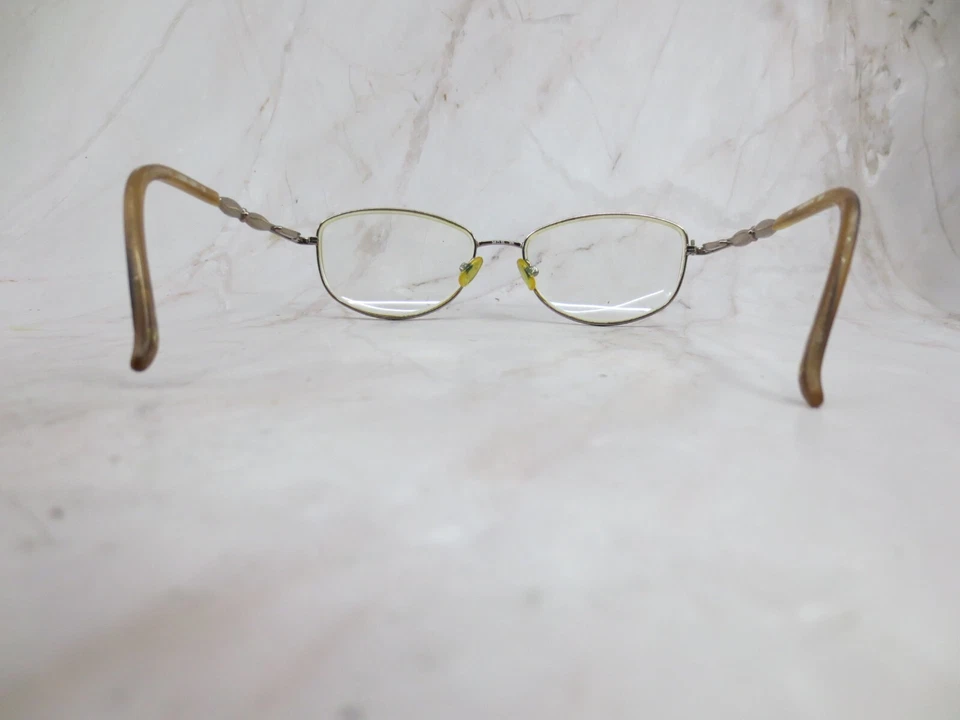 Liz Claiborne Eyeglasses Frame L304-68P Women's Gold Metal Full Rim 54-16-135 - Image 4 of 4