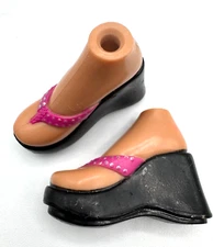 BRATZ DOLL LOT MGA CLOTHING SHOES TREASURES YASMIN PINK SANDALS