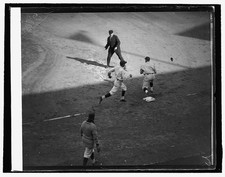 Peckinpaugh out at 1st,10/11/25,Major League Baseball, MLB, 1925, deportes