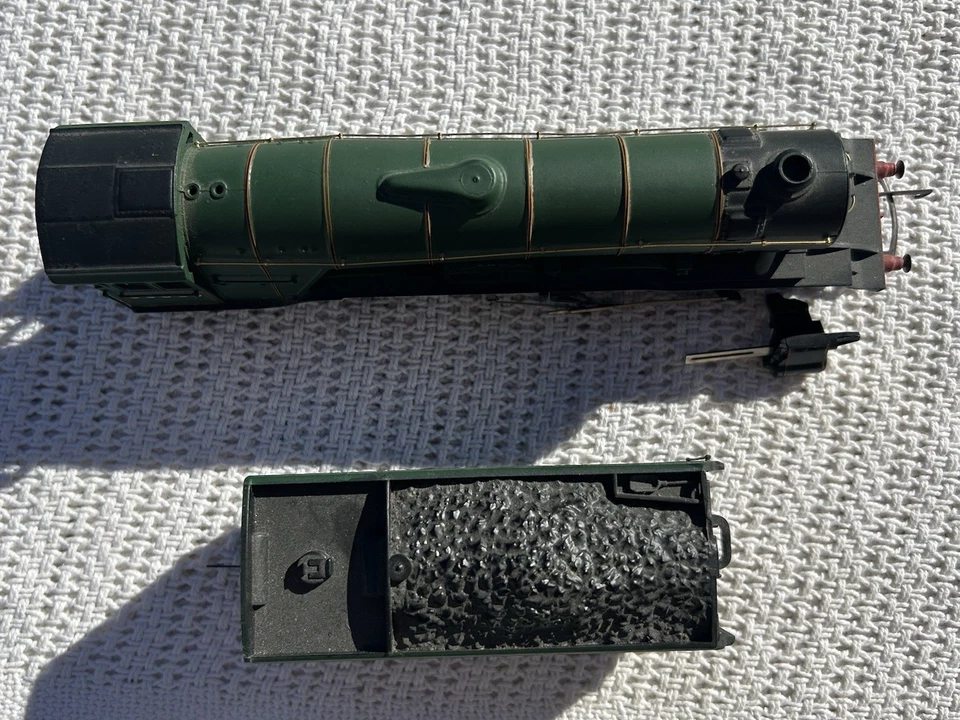 OO Hornby R850 Class A3 4-6-2 “Flying Scotsman” BR Green - (AS IS) - Image 2 of 4