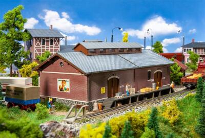 Faller 120097 HO Scale Brick Freight Depot With Loading Ramps