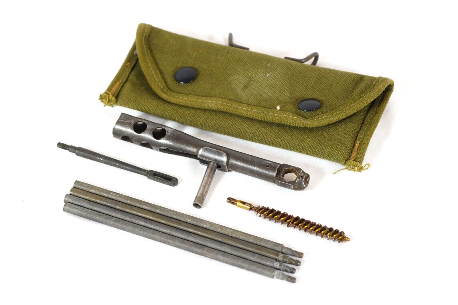 Vietnam Era Military Gun Cleaning Kit 7160198 Green Carry Case Bearse