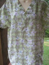Jasco Uniform Brand SCRUB TOP Size S- Flowers/Swirls On Green Pattern