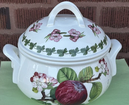 Portmeirion Britain POMONA Hoary Morning Apple 2.5 qt 4pt Covered Casserole Dish