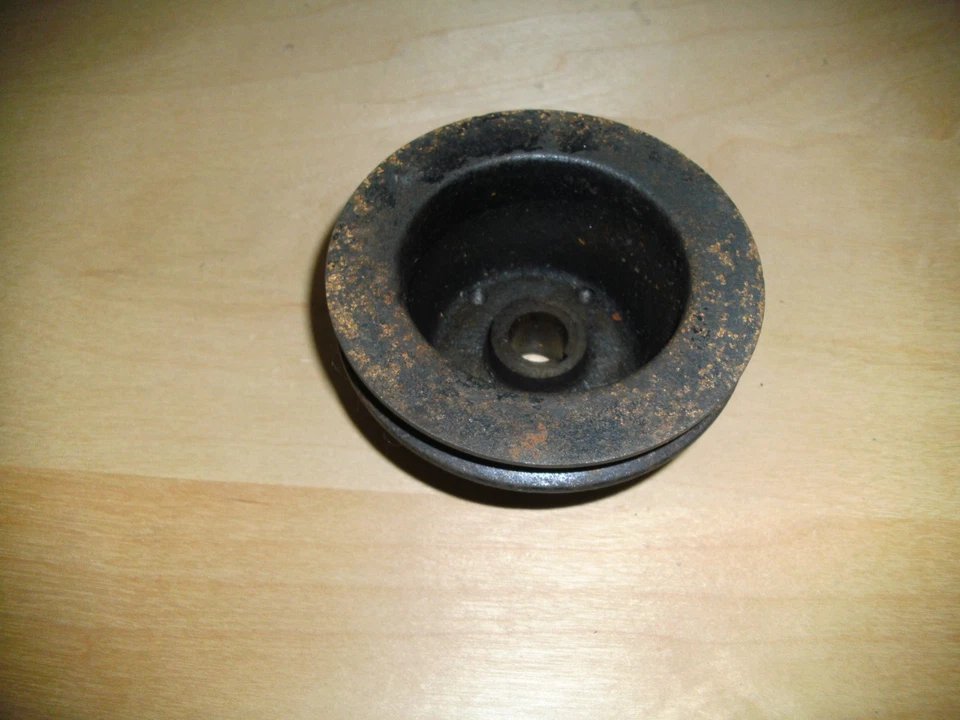 Triumph Herald/Spitfire Fan/Water Pump Pulley 201329 - Image 4 of 4