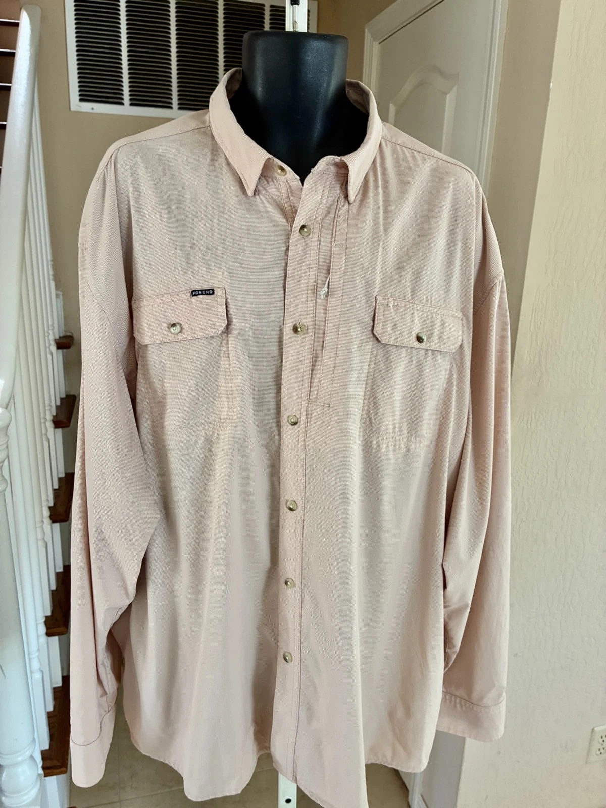 Poncho The Lavaca Outdoor Shirt Magnetic Buttons Hidden Zip Pocket Vented 3XL
Opens in a new window