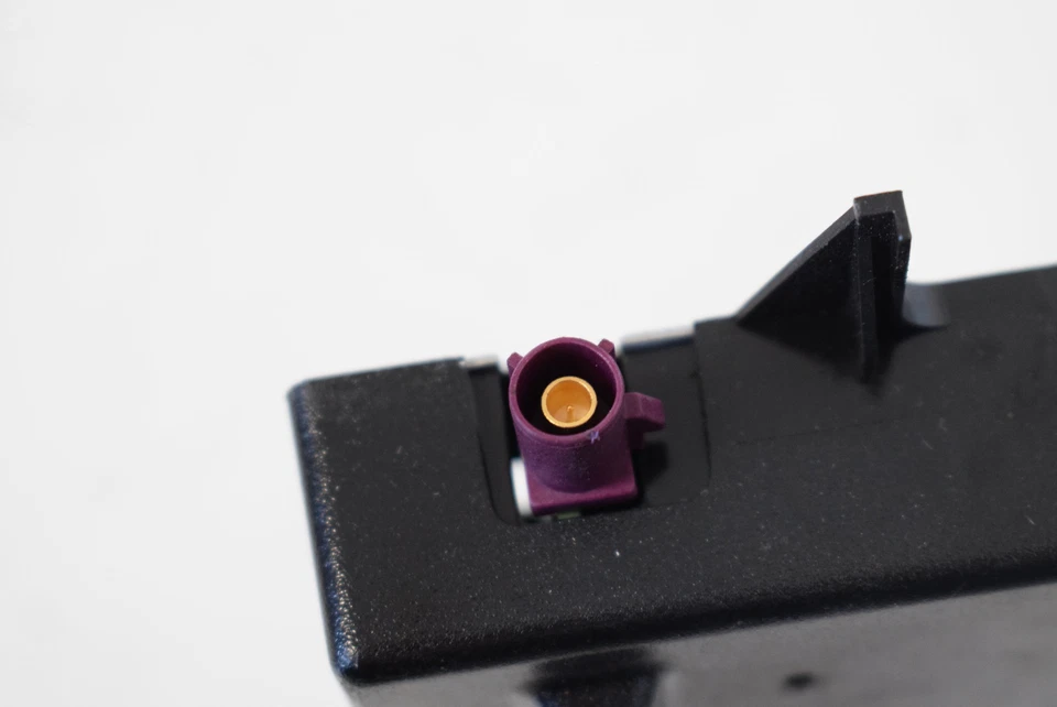 BMW 4 F36 Antenna Amplifier 9230911 2015 RHD 4134982 - Image 3 of 3