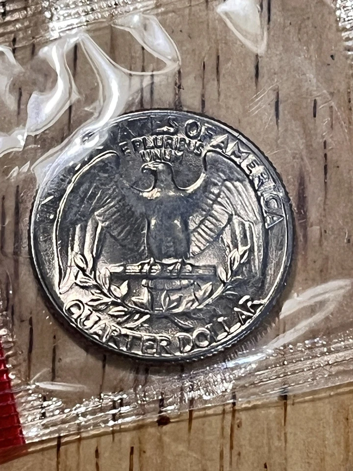 1968 D WASHINGTON QUARTER! RARE D FILLED MINT MARK! BRILLIANT MINT/UNC CELLO - Image 4 of 4