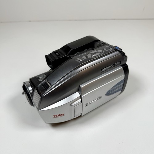 Panasonic PV-L352D Palmcorder VHS-C 700x Zoom Camcorder Bundle - NICE! - Picture 3 of 11