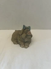Frumps D&D Studio Pig With Blue Bow Figurine Freda