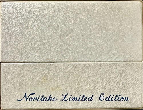 NORITAKE BONE CHINA-VINTAGE 7TH EDITION 1978 CHRISTMAS BELL IN PRESENTATION BOX - Picture 6 of 8