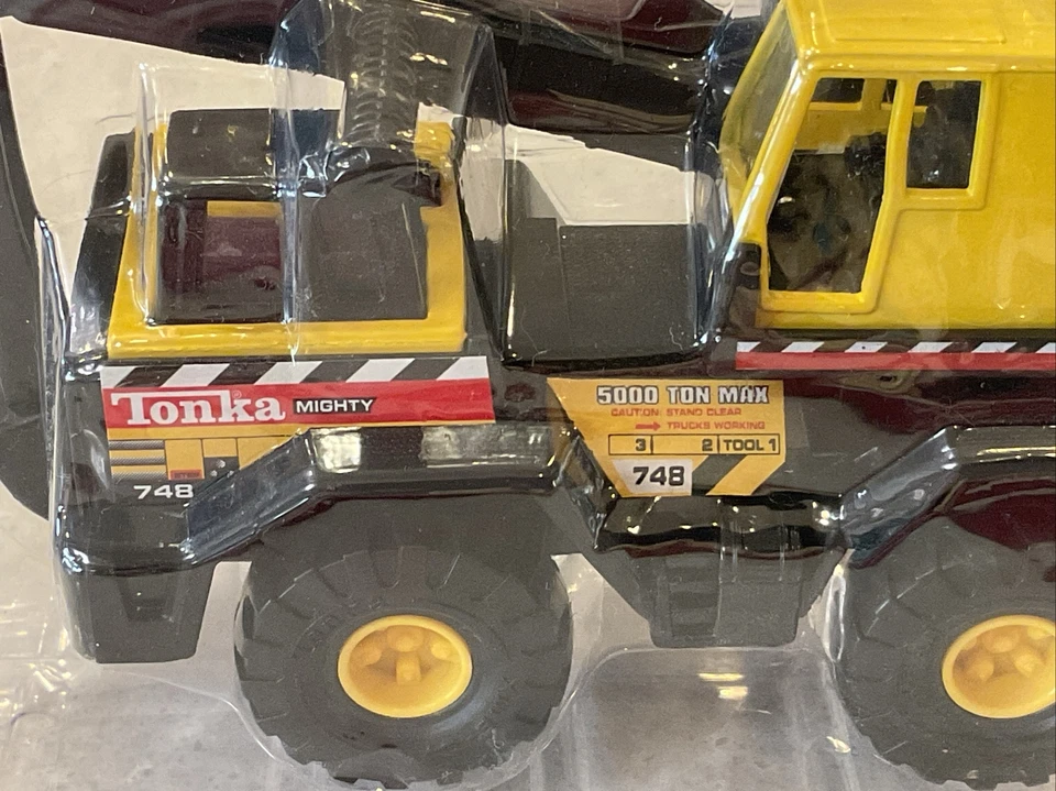 Retroexcavadora Tonka Mini 4 pulgadas Mighty 748 réplica #762906 Foto 3 de 3