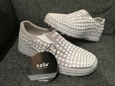 CCILU Women's Gray w/ White Dots Slip On Shoes - Size 7