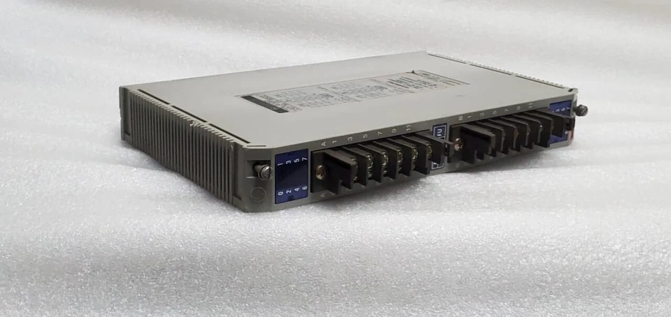 Yaskawa eléctrico B-1050 100V CA MÓDULO DE SALIDA PLC # B - 1050 CAT NO EG 99102 Foto 4 de 4