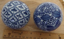Vtg 2 Pier 1 Chinoiseries Blue & White Ceramic Porcelain Carpet Balls 3in Dia