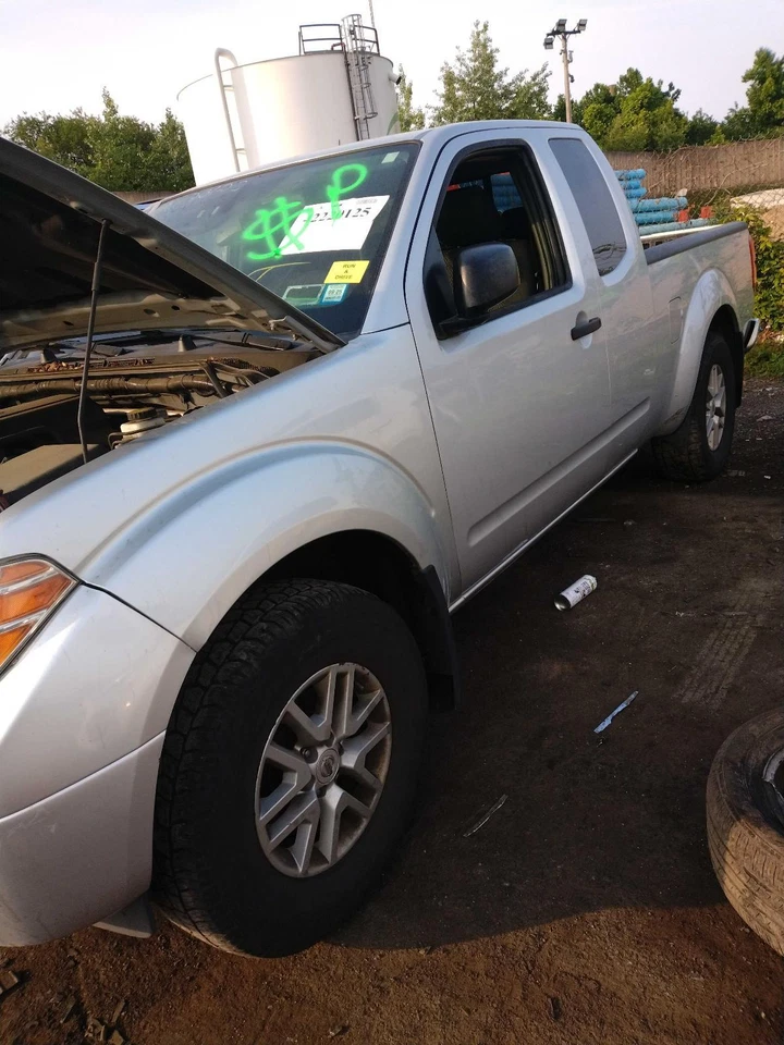 Used Front Left Seat Belt Front fits: 2019 Nissan Frontier bucket driver buckle Foto 2 de 4