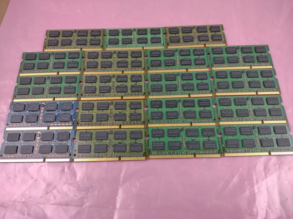 Lote de (19) 2 GB Marca Mixta PC3-8500S 1066 MHz DDR3 SODIMM Laptop Memoria RAM Foto 2 de 2